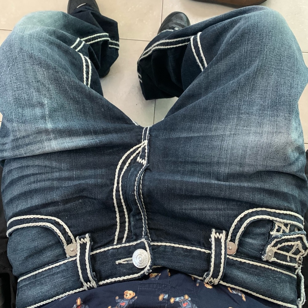 just some basic jeans 👖